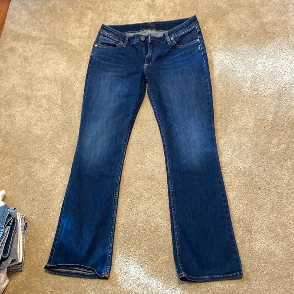 The jeans are 30 wide and 30 lengths.